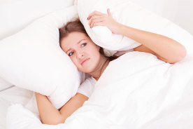 隣の部屋がうるさい…騒音に悩まされた時にとれる各対処法の注意点